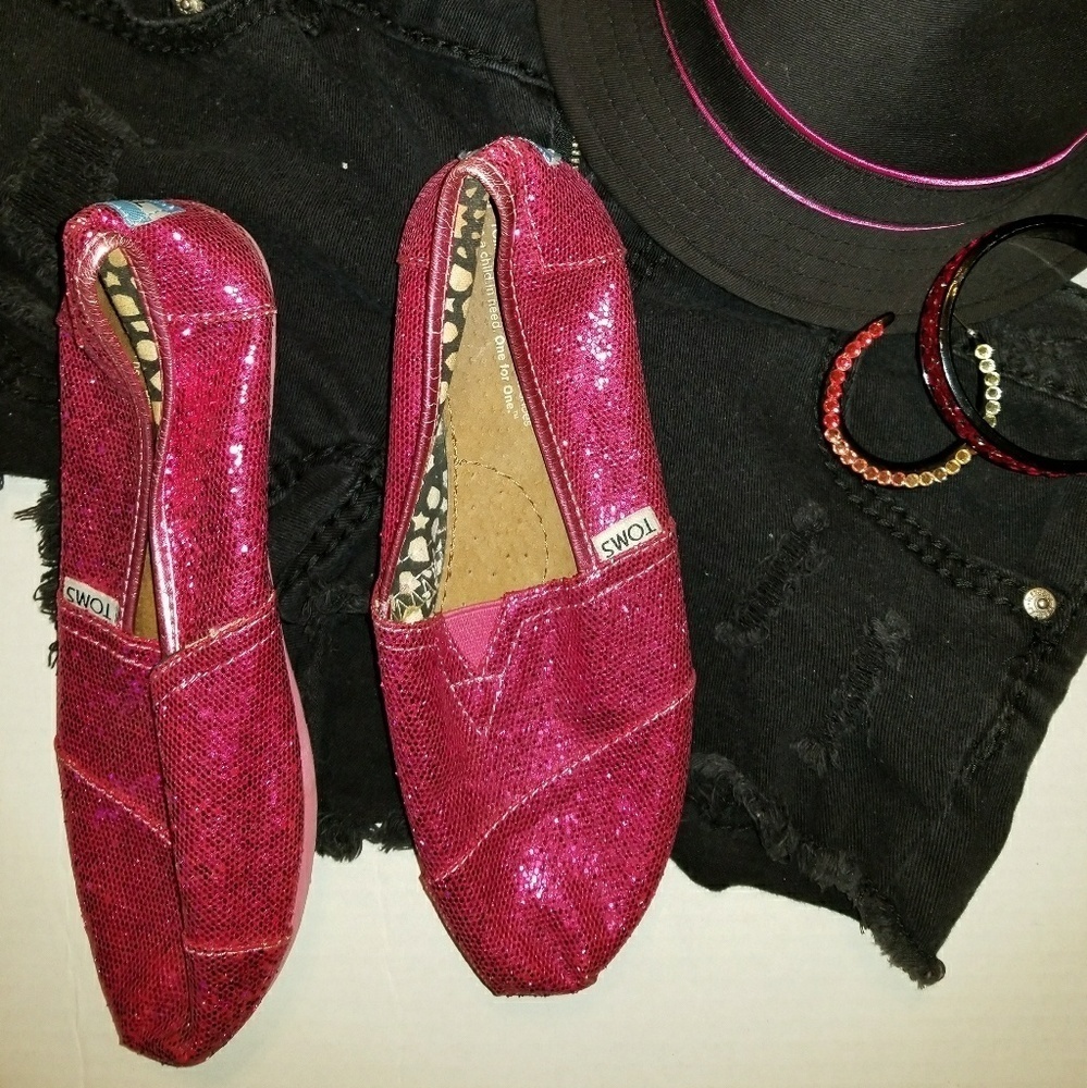 Toms